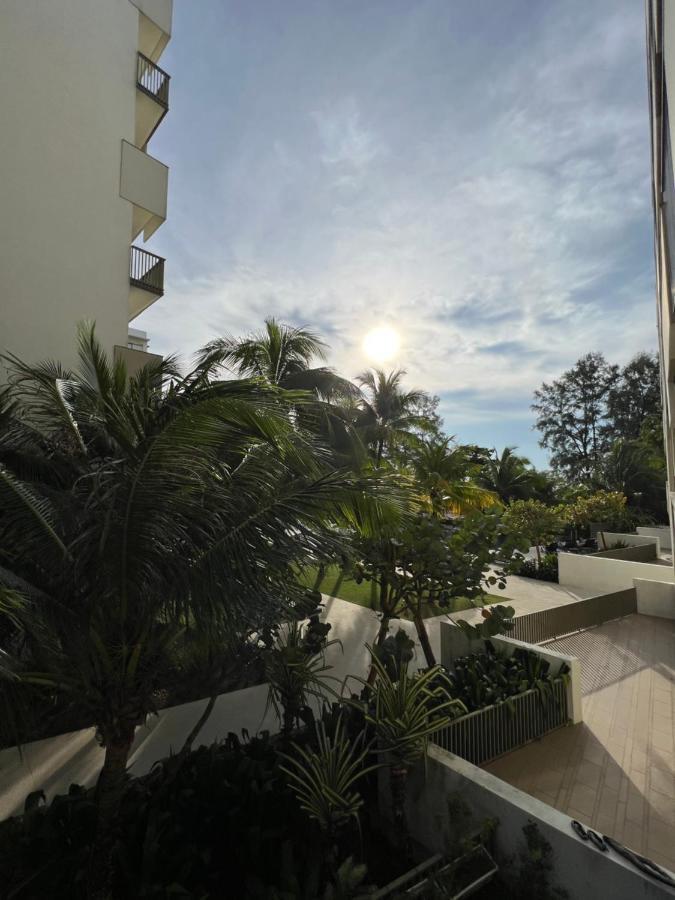 By The Sea Beachfront Designer Suites Penang - Managed By Art Of Tree Batu Feringgi Exterior foto